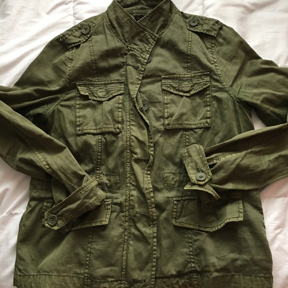 • Army green jacket •